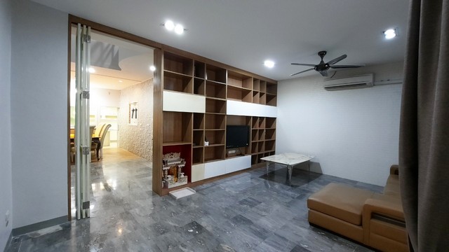 P1182 ให้เช่า ขาย ทาวน์โฮม 4 ชั้น หมู่บ้าน วราธรวิลล์ Waratorn Ville พัฒนาการ 44 เดินทางสะดวก เหมาะอยู่อาศัย 