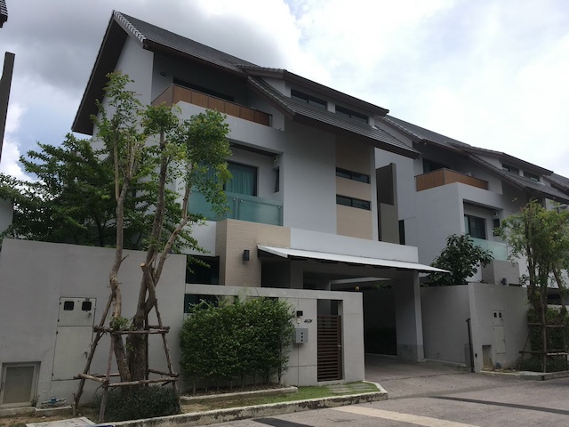 BS997 ขายด่วน – บ้านหรูโครงการ PRIVATE NIRVANA RESIDENCE ขายพร้อมผู้เช่า การันตีค่าเช่า 95,000 บาท/เดือน นาน 3 ปี 