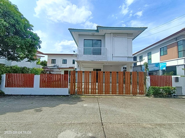 บ้านฟ้าปิยรมย์ 4นอน ให้เช่าบ้านเดี่ยว 2 ชั้น ไทวัสดุ ลำลูกกา 1.7 กม.ทำเลดี ติดถนนใหญ่ ตลาดใหญ่ลำลูกกา 1.2 กม ถ. เลียบด่วนลำลูกกา