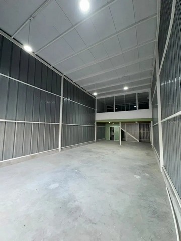 ให้เช่าโกดัง 100 ตร.ม. ทาวน์อินทาวน์ เลียบด่วน เหมาะทำสต็อกสินค้า ออฟฟิศ Warehouse