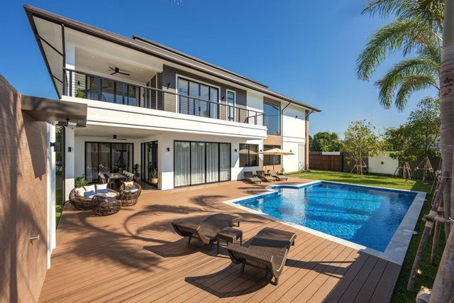 Luxury Pool Villa 48.133 ลบ. #กาดฝรั่ง #หางดง พูลวิลล่าสุดหรู 2 ชั้น #เฟอร์นิเจอร์ครบ บรรยากาศดี เงียบสงบ บ้านโปร่ง โล่ง พร้อมเข้าอยู่ได้เลย