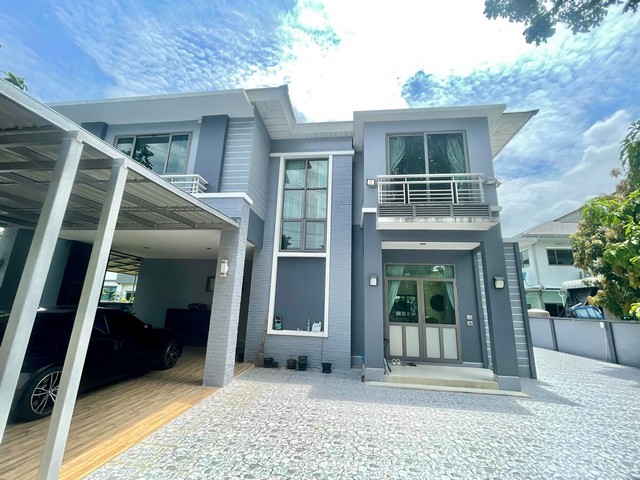 ให้เช่าบ้านเดี่ยว 2ชั้น หมู่บ้านเพอร์เฟคมาสเตอร์พีช พระราม9 ที่ดิน 99.60 ตรว พื้นที่ใช้สอย 241 ตรม  เฟอร์ครบ พร้อมอยู่