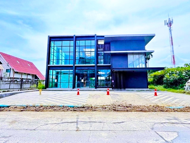 ศรีนครินทร์ 1.49กม.ให้เช่า ออฟฟิศขนาดใหญ่ 250 ตร.วา. 1,000 ตร.ม.แม็คโคร MRTศรีแบริ่ง  ศรีลาซาล 1.2กม. เซ็นทรัล บางนา 2.8 กม.