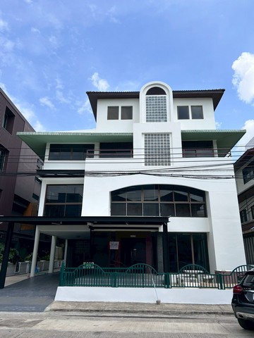 HR2865ให้เช่าบ้านเดี่ยวหลังใหญ่ อยู่ในหมู่บ้านทาวน์อินทาวน์ ถนนศรีวรา เหมาะทำออฟฟิศ ใกล้เลียบด่วนรามอินทรา