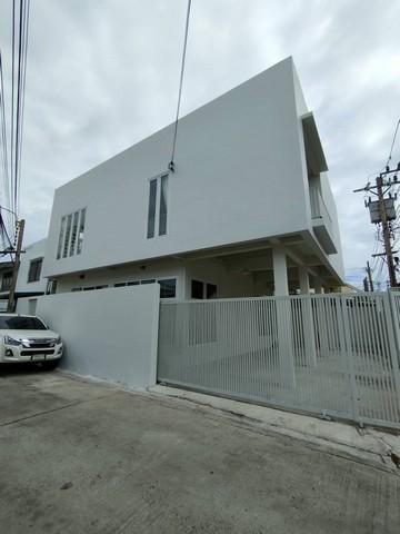 ให้เช่าบ้านเดี่ยว 2 ชั้น 300 ตร.ม. หลังมุม ย่านสุทธิสาร ห้วยขวาง ใกล้ MRTสุทธิสาร