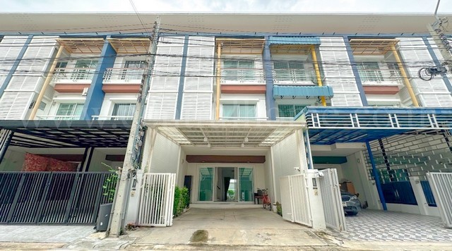 ทาวน์โฮม 3 ชั้น ชวนชื่นโมดัส วิภาวดี - รังสิต พร้อมอยู่